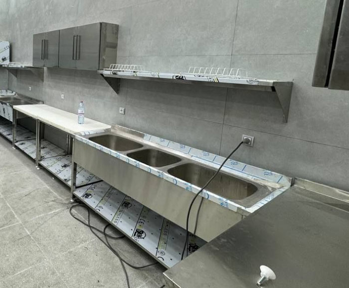 سینک ظرفشویی صنعتی سه لگنه استیل 304 با پایه قابل تنظیم